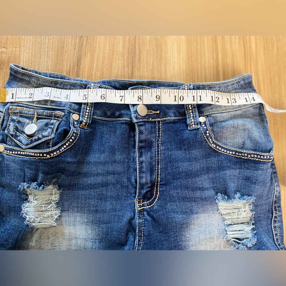 ❤️❤️Flamingals Chrystal Studded Flare Stretchy Dark Blue Distressed Denim Shorts - Picture 8 of 9